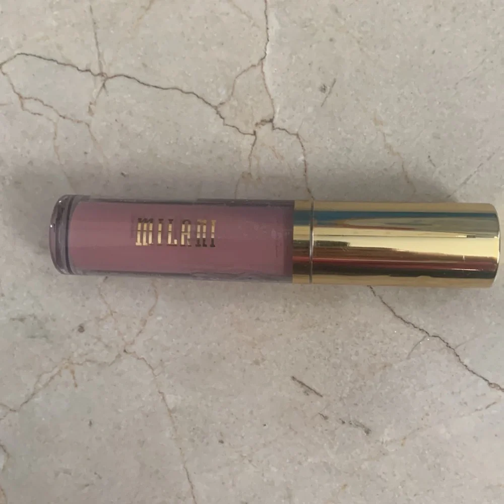 Milani nourishing lip plumper